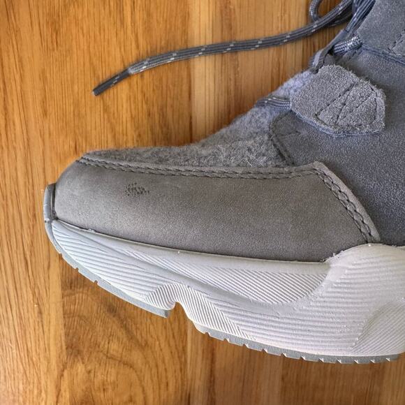 NWT Sorel Women's Kinetic Rngd Caribou Boot in "Quarry, Sea Salt" Gray Size 7.5 - Picture 14 of 15